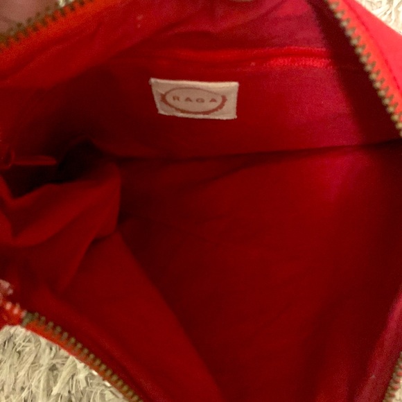 Raga Sagle Crossbody - Picture 4 of 5